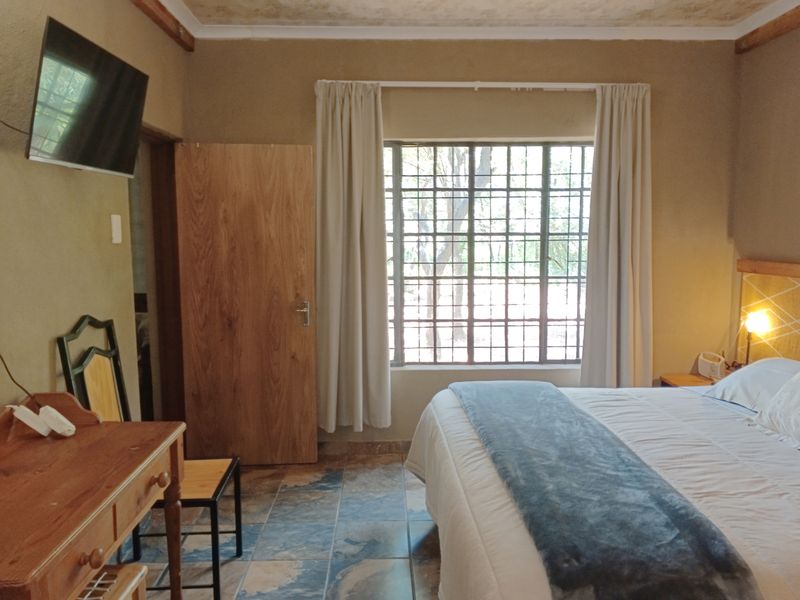 Charming 3-bedroom house for sale in Marloth Park – your perfect getaway in nature's paradise await - Photo 3