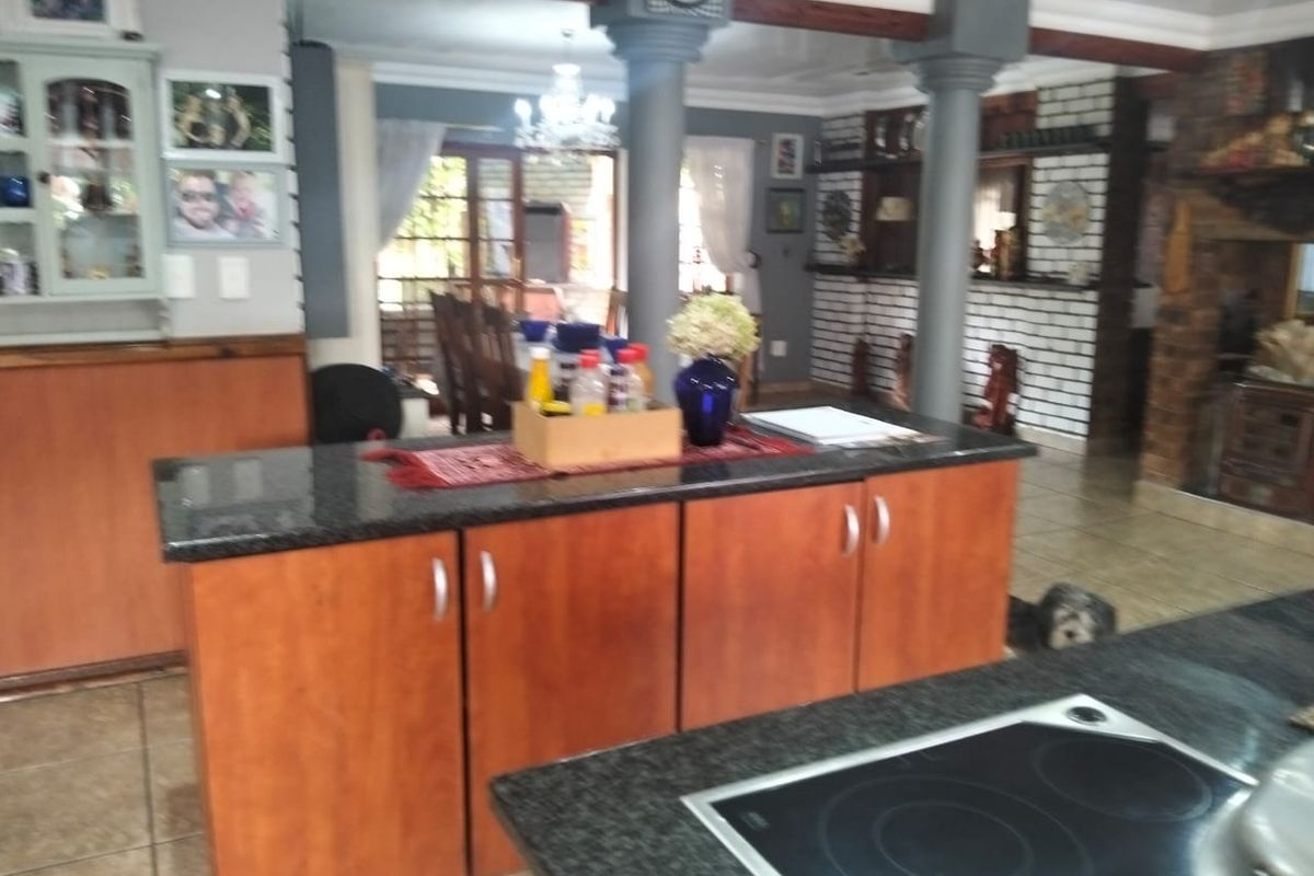 Poolside Paradise : 4- beds - Photo 5