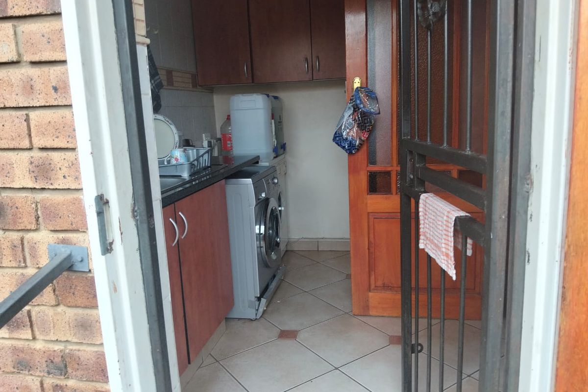 Poolside Paradise : 4- beds - Photo 2