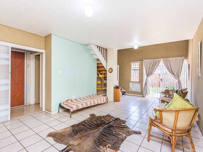 3 Bedroom Duplex for sale in die Hoewes - Photo 3