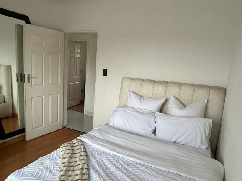 Fully Renovated 3-Bedroom Apartment – Move-In Ready & Under R800k - Photo 6