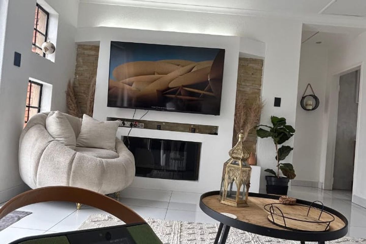 Fully Renovated 3-Bedroom Apartment – Move-In Ready & Under R800k - Photo 5