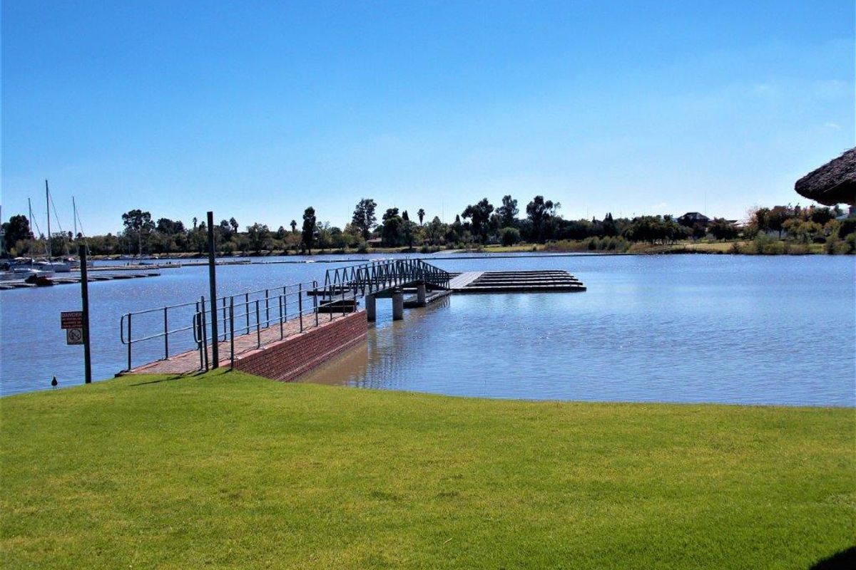 Waterfront Complex - Photo 4