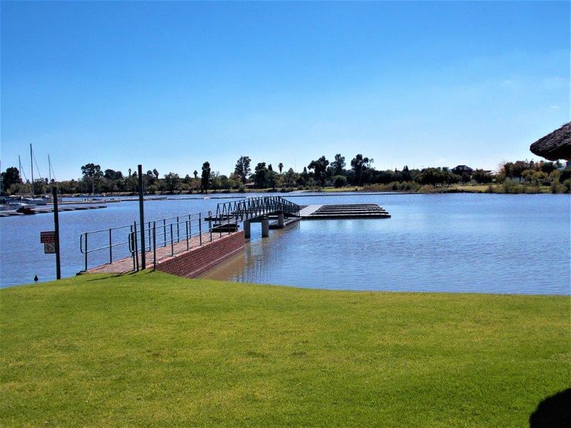 Waterfront Complex - Photo 4