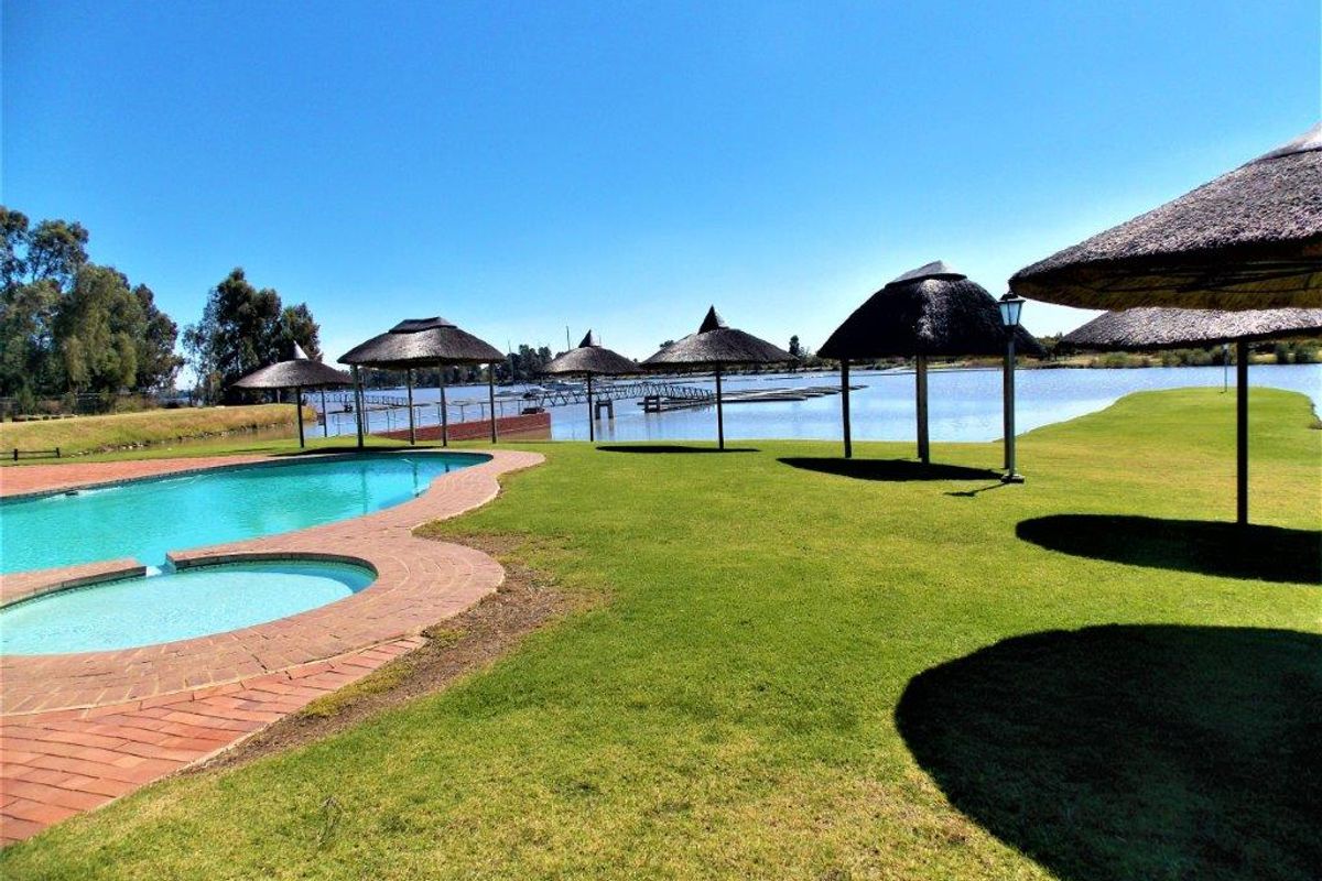 Waterfront Complex - Photo 5