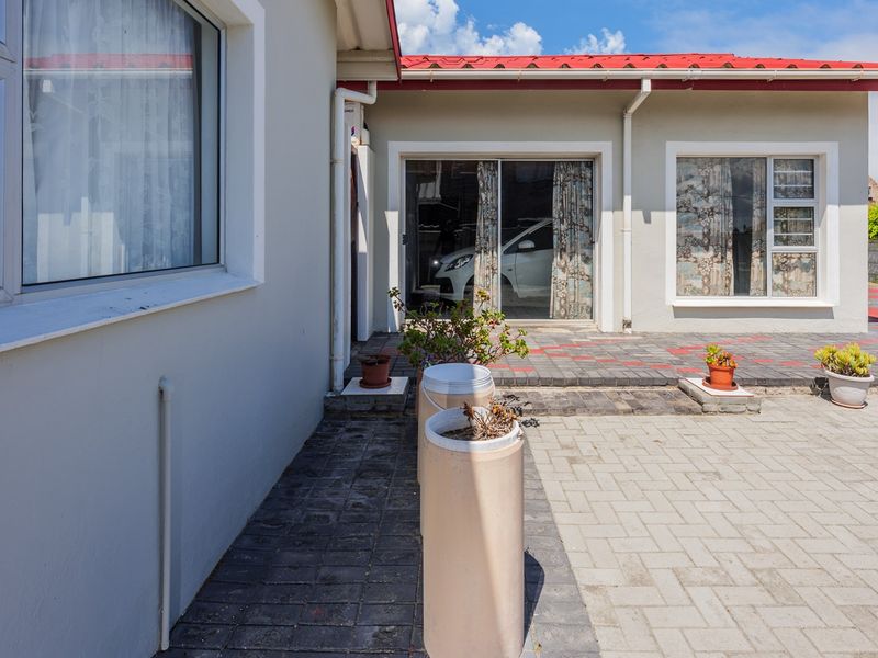 Spacious Coastal Living Within Walking Distance to Beach - Photo 4