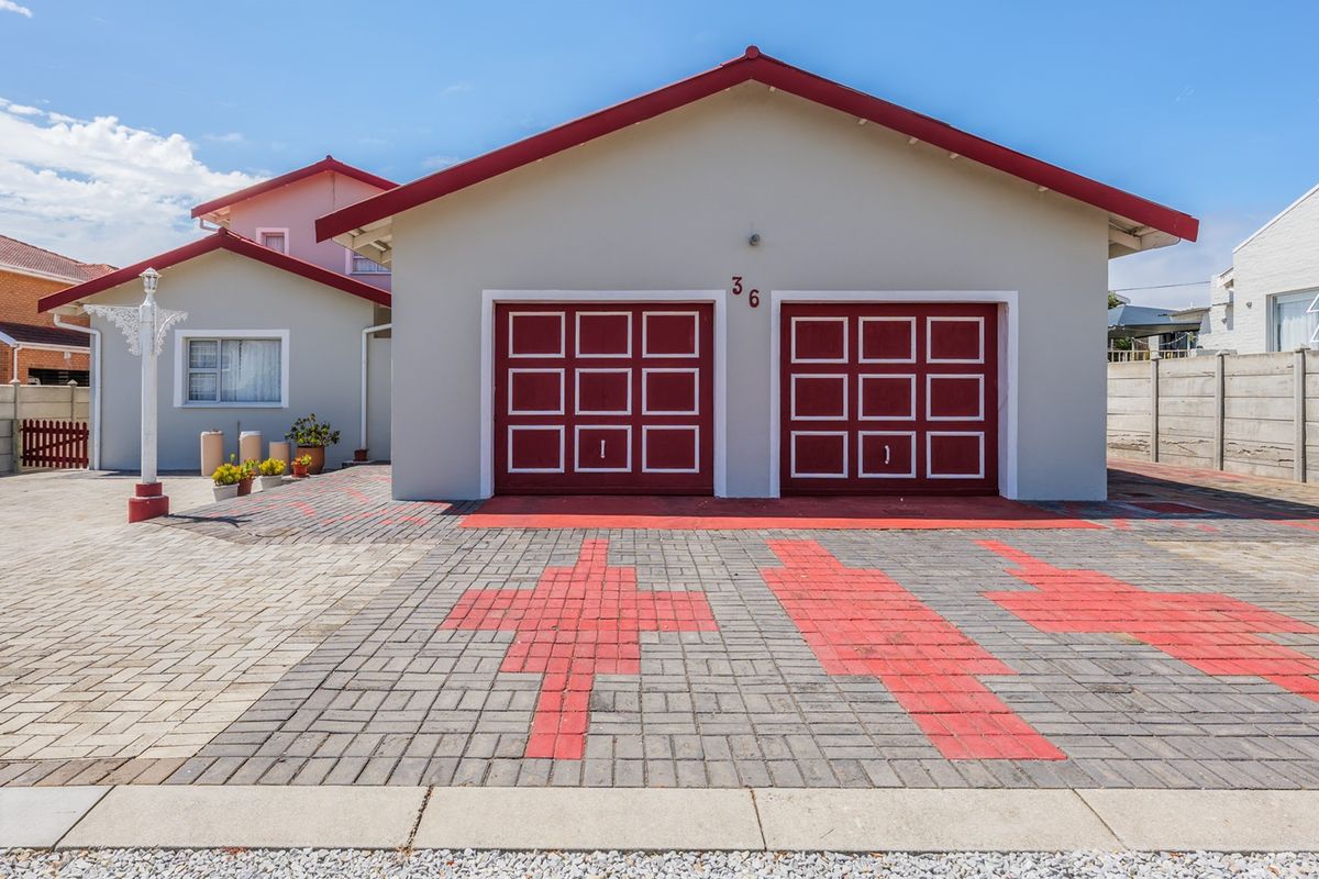 Spacious Coastal Living Within Walking Distance to Beach - Photo 3