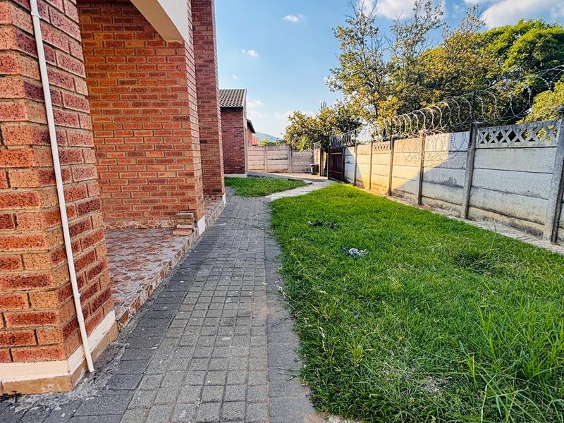 Charming Family Home in a Lovely Suburb - Photo 9