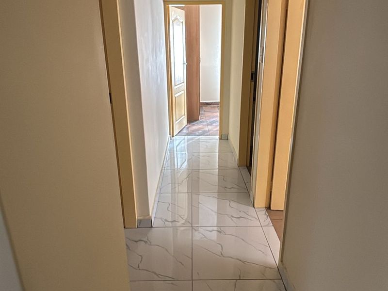 Charming Family Home in a Lovely Suburb - Photo 6