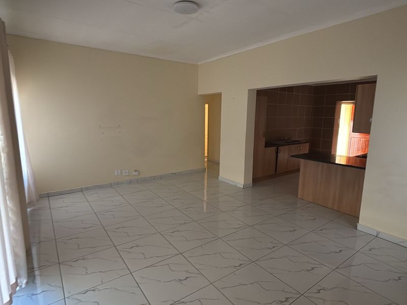 Charming Family Home in a Lovely Suburb - Photo 3