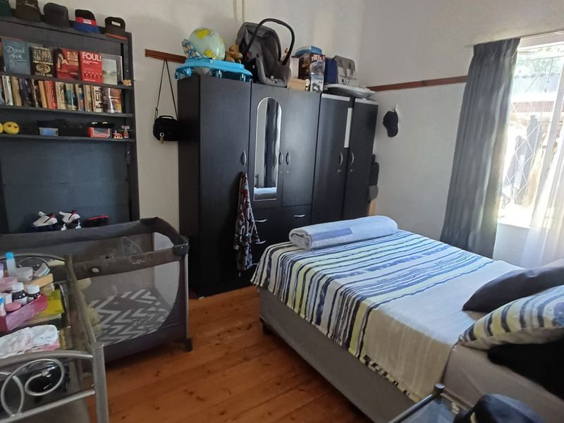 MOOI RIVER: 2 BEDROOM HOUSE WITH 2 FLATLETS AND SUBDIVISION OPPORTUNITY - Photo 5