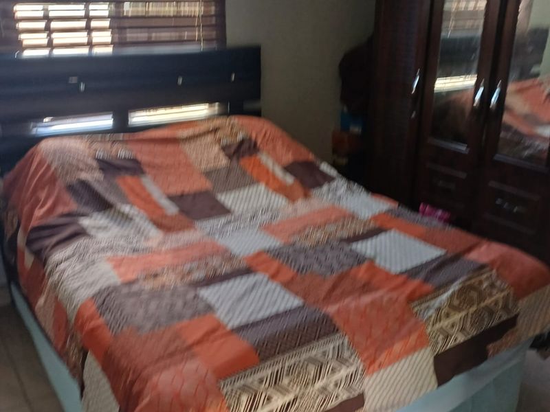 MOOI RIVER: 2 BEDROOM HOUSE WITH 2 FLATLETS AND SUBDIVISION OPPORTUNITY - Photo 8