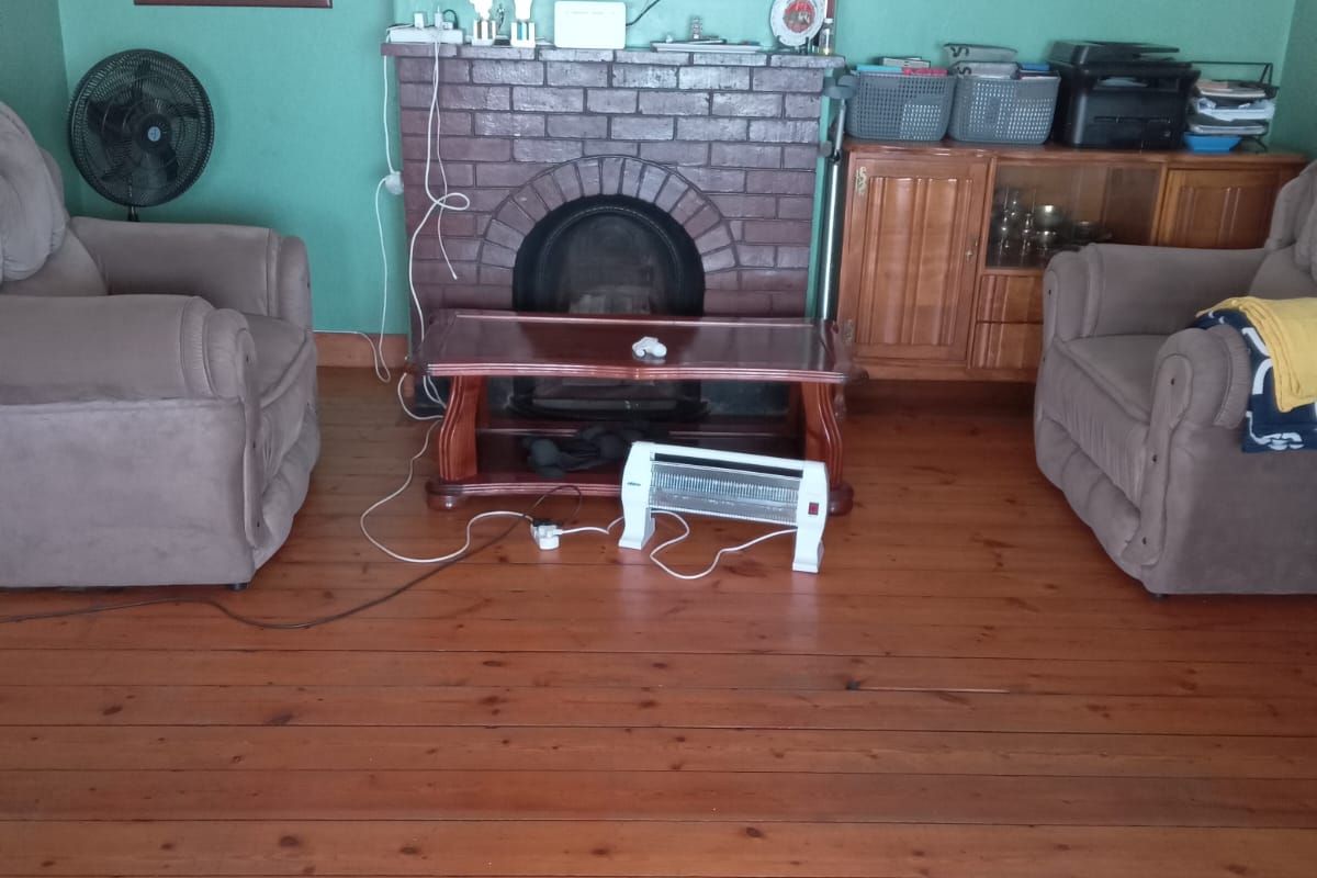 MOOI RIVER: 2 BEDROOM HOUSE WITH 2 FLATLETS AND SUBDIVISION OPPORTUNITY - Photo 3