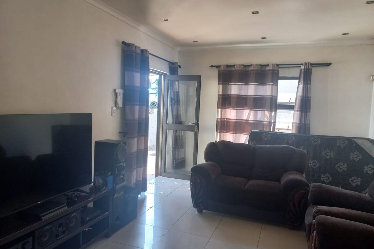 Move-In Ready! - Photo 2