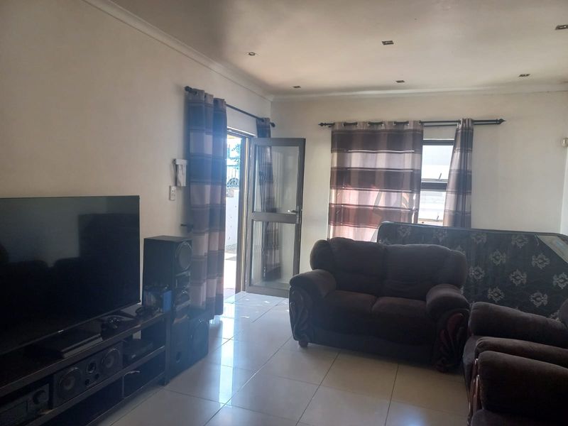 Move-In Ready! - Photo 2