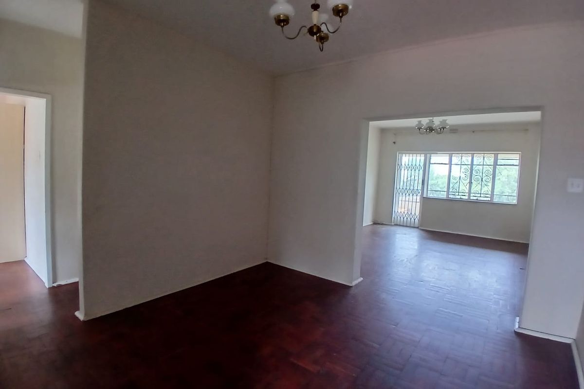 2-Bedroom First-Floor Corner Unit with Balcony – Germiston - Photo 3