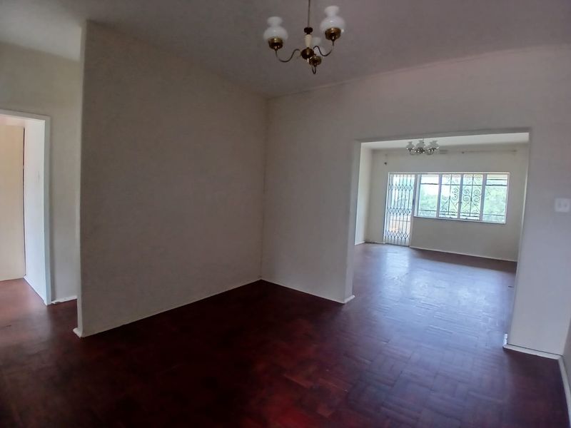 2-Bedroom First-Floor Corner Unit with Balcony – Germiston - Photo 3