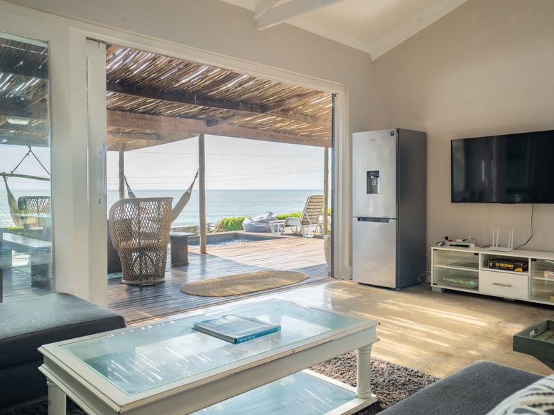 Luxury Coastal Living with Panoramic Ocean Views - Photo 8