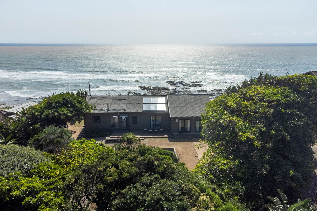 Luxury Coastal Living with Panoramic Ocean Views - Photo 3