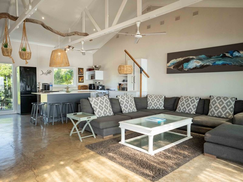 Luxury Coastal Living with Panoramic Ocean Views - Photo 5