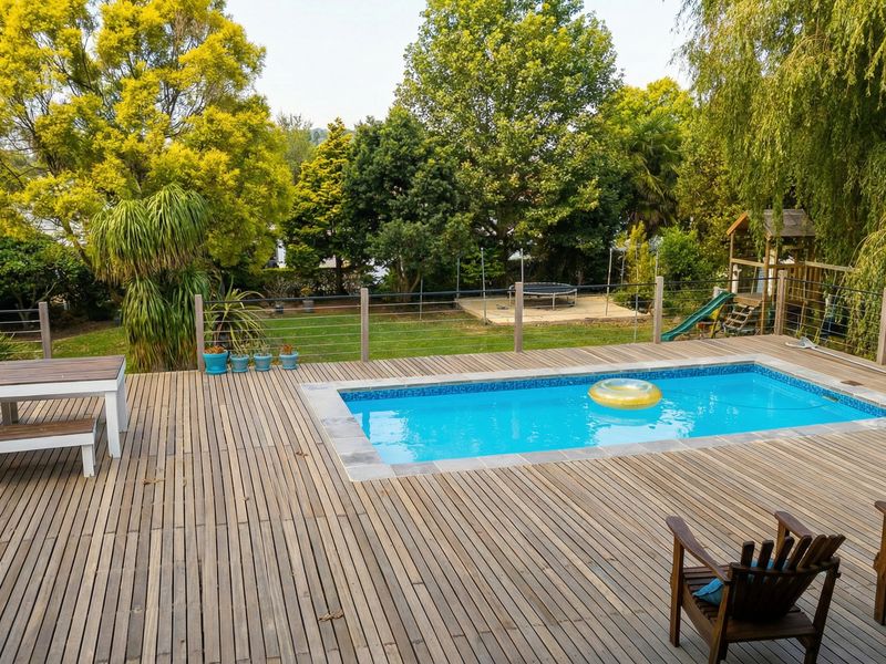 Versatile Family Home with Two Flatlets, Solar Power & Exceptional Outdoor Living in Mountain Homes, - Photo 4