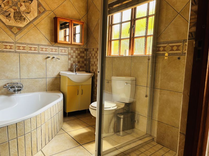 Beautiful 3-Bedroom Home in a Secure Complex. - Photo 10