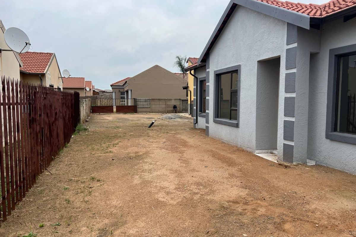 A 3 Bedroom house for sale in Sharon Park LifeStyle Estate - Photo 3