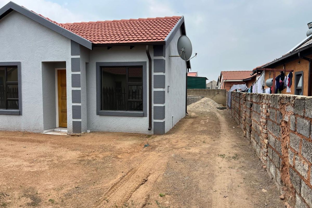 A 3 Bedroom house for sale in Sharon Park LifeStyle Estate - Photo 2