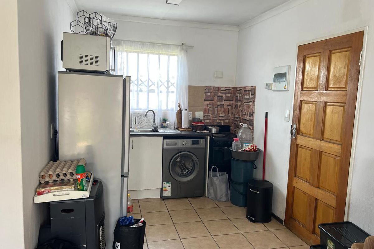 A two bedroom house for sale in Sharon park - Photo 5