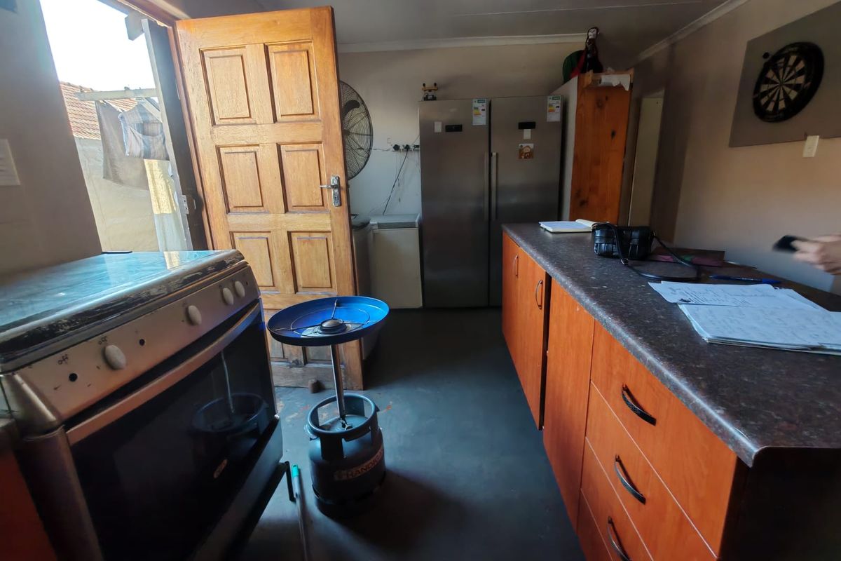 3 Bedroom Townhouse for Sale in Sasolburg - Photo 4