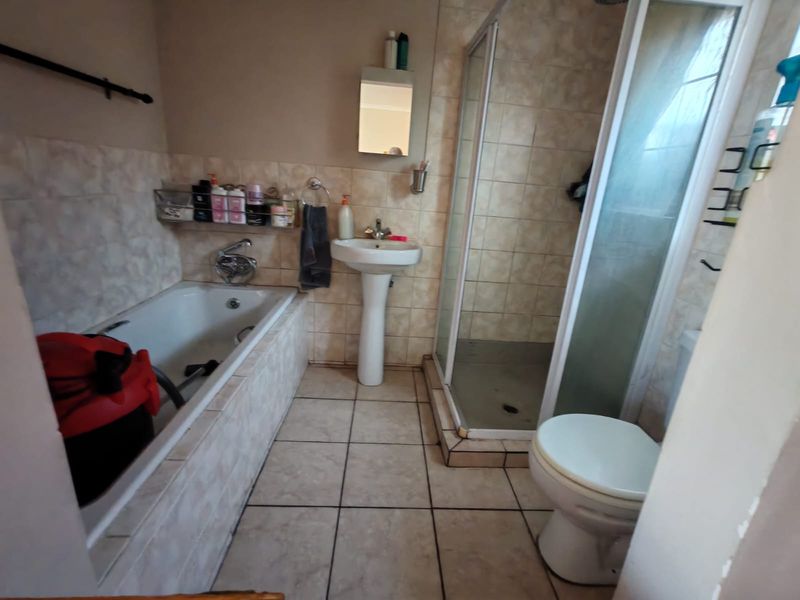 3 Bedroom Townhouse for Sale in Sasolburg - Photo 8