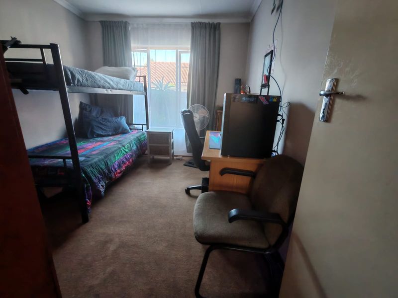 3 Bedroom Townhouse for Sale in Sasolburg - Photo 7