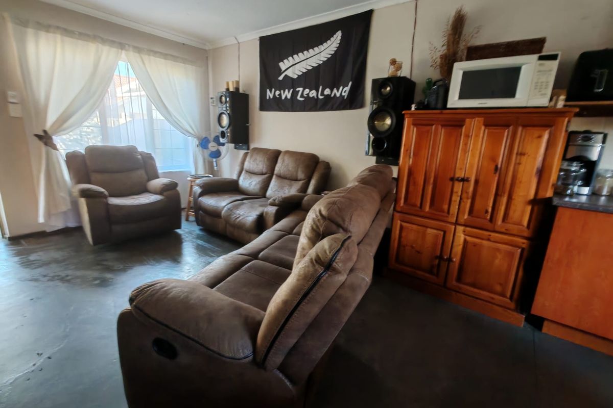 3 Bedroom Townhouse for Sale in Sasolburg - Photo 3
