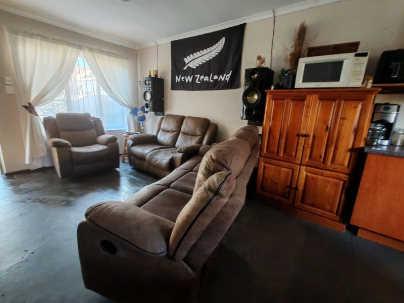 3 Bedroom Townhouse for Sale in Sasolburg - Photo 3