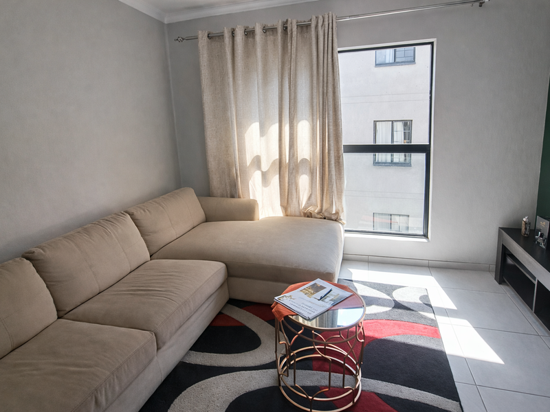 Cozy 3rd Floor 2Bed 1 Bath 1 Covered Apartment in Secure Well Maintained Complex - Fleurhof Ext 19 - Photo 7