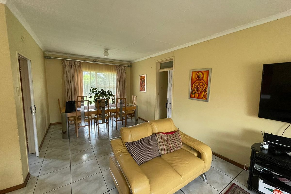 Spacious 3-Bedroom Home ideal for Family Living! - Photo 5