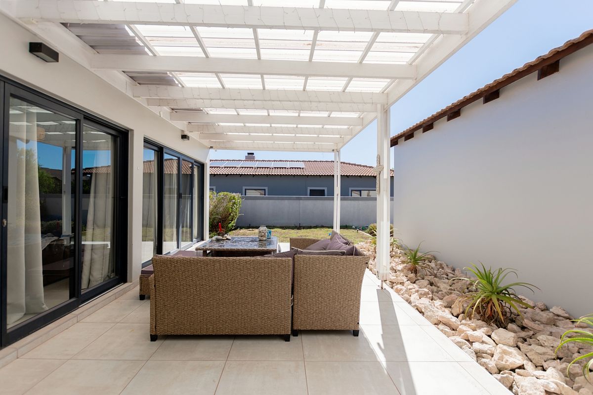 Spacious Family Living with Flexible Work-From-Home Options - Photo 4