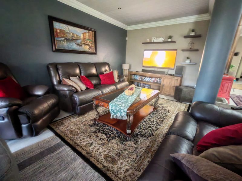 Elegant 3-Bedroom Townhouse for Sale in a Secure Riverside Estate – Maraldi Vaalpark  Sasolburg - Photo 7