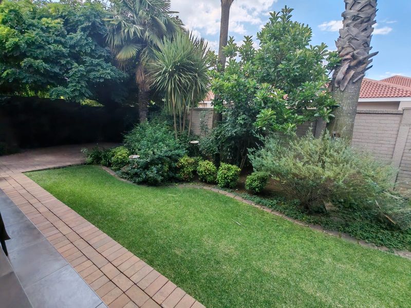 Elegant 3-Bedroom Townhouse for Sale in a Secure Riverside Estate – Maraldi Vaalpark  Sasolburg - Photo 2