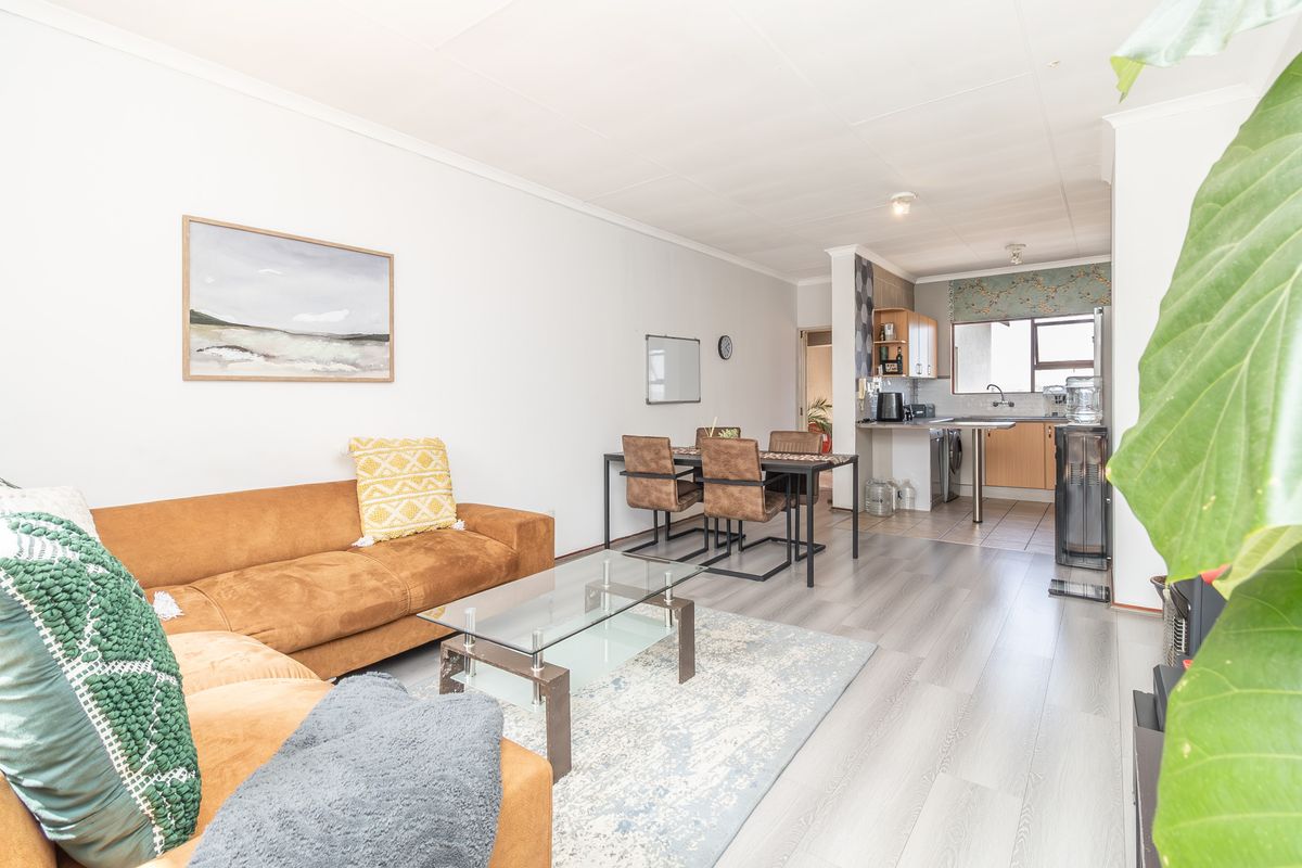 Stylish, Spacious & Full of Soul! - Photo 4