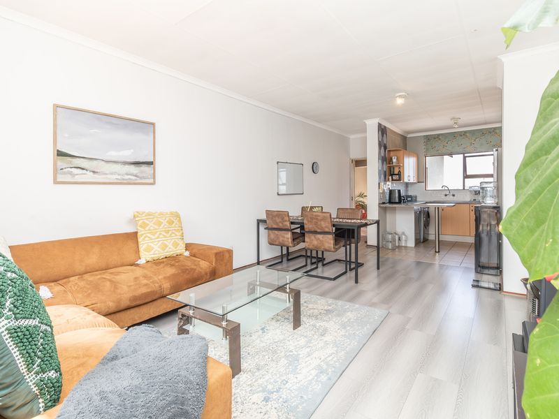 Stylish, Spacious & Full of Soul! - Photo 4