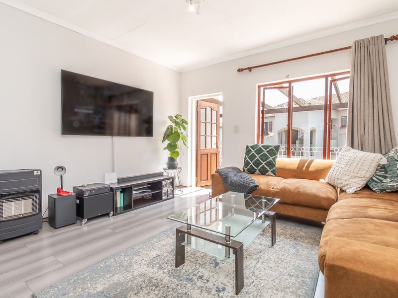 Stylish, Spacious & Full of Soul! - Photo 5