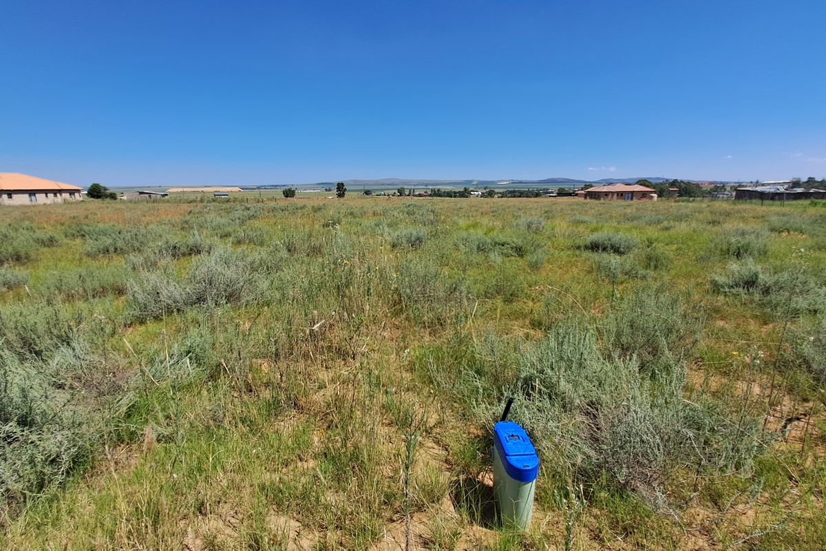 Rare Opportunity: 2 588 m2 Vacant Stand Bordering a School - Photo 4