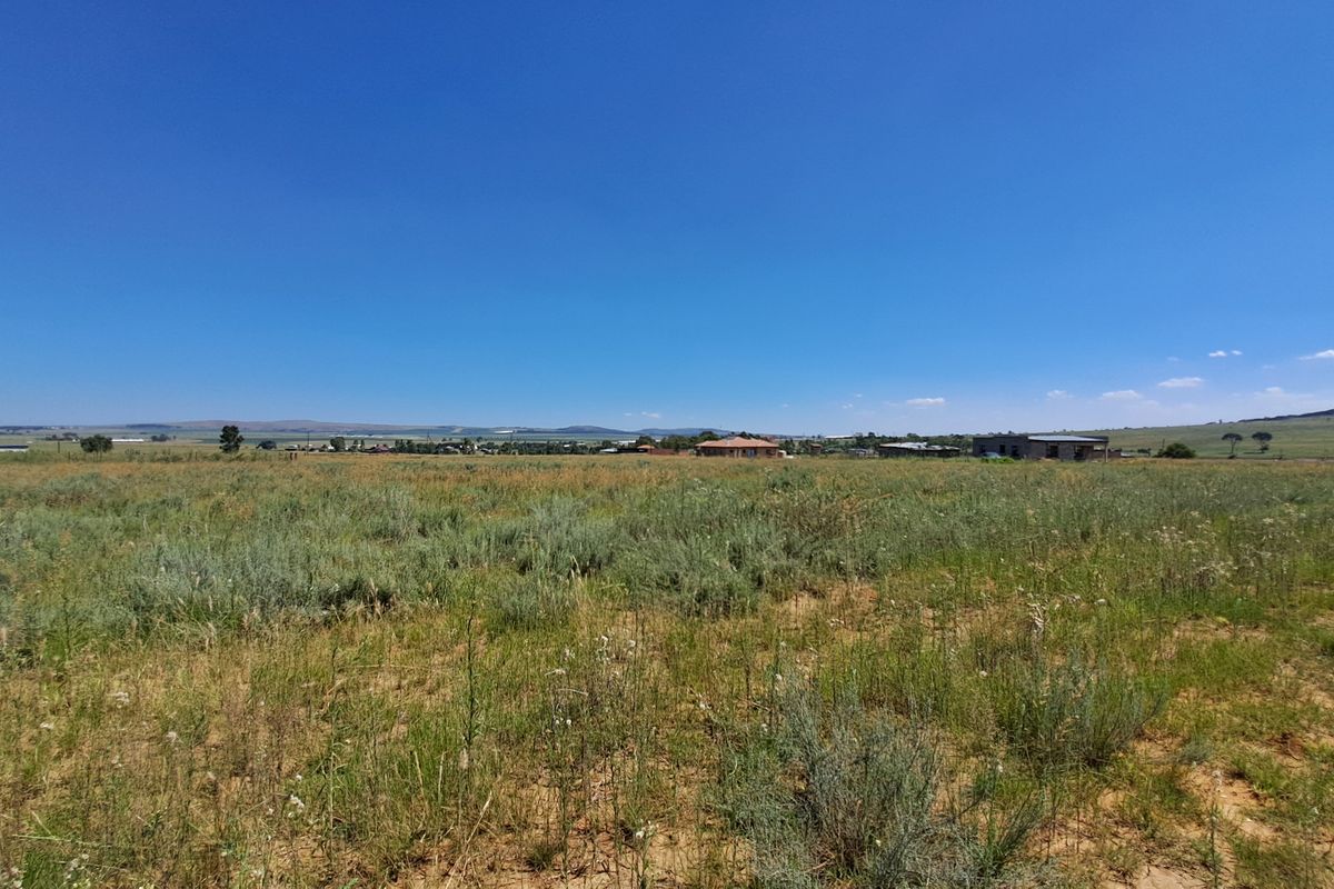 Rare Opportunity: 2 588 m2 Vacant Stand Bordering a School - Photo 3