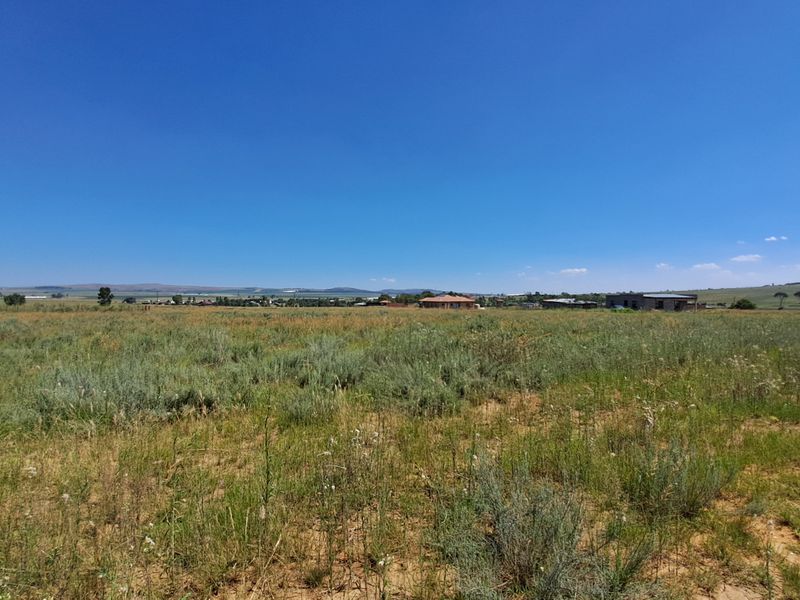 Rare Opportunity: 2 588 m2 Vacant Stand Bordering a School - Photo 3