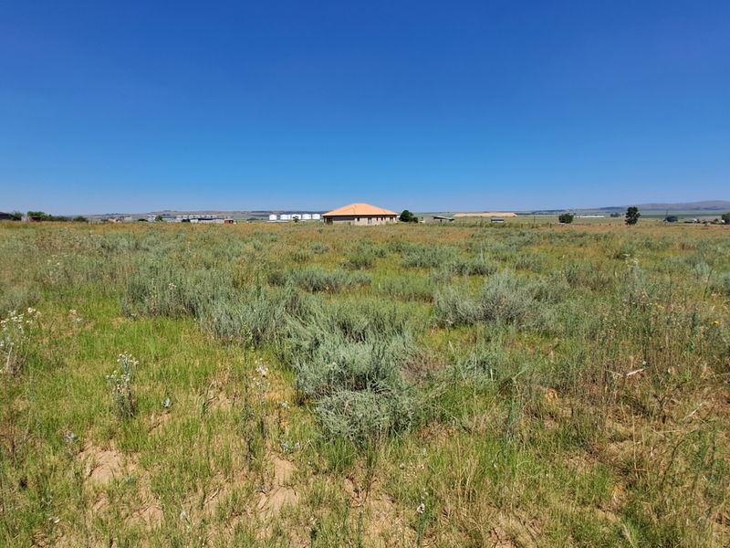 Rare Opportunity: 2 588 m2 Vacant Stand Bordering a School - Photo 2