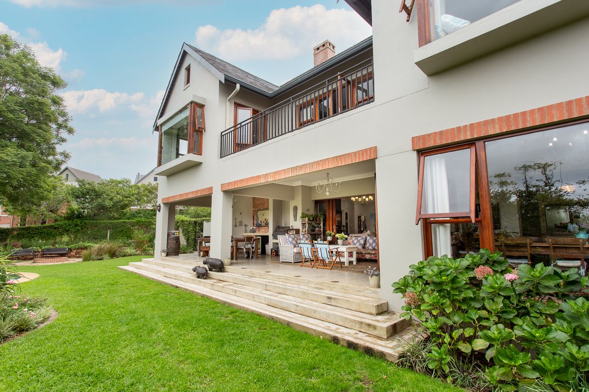 A True Beauty in Elite Golfing Estate - Photo 4