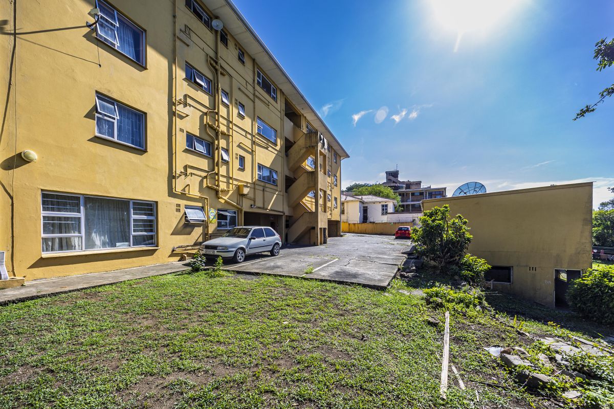 Secure & Spacious Family Flat in Southernwood - Photo 4