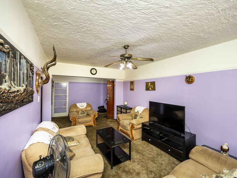 Secure & Spacious Family Flat in Southernwood - Photo 8