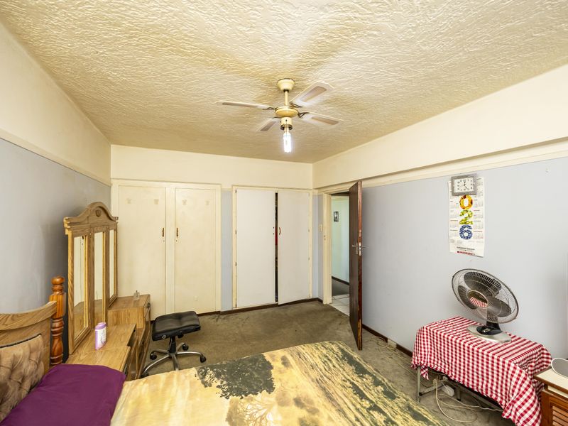 Secure & Spacious Family Flat in Southernwood - Photo 6